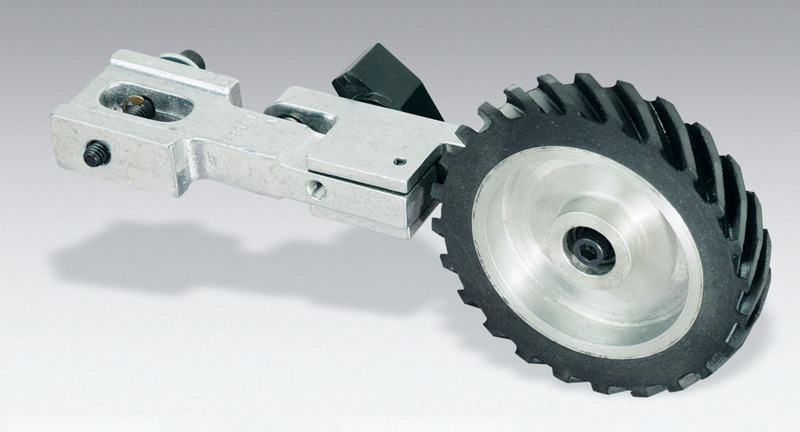 Utility Arm, 4" Dia. x 5/8" W, 40 Duro Serrated Rubber
